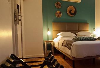 Aveiro Rossio Lodge allows 18 year olds to book a room