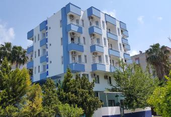 Luna Lara Hotel has Smoking/Balcony rooms