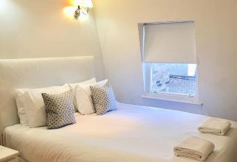 The Paramount Hotel allows 18 year olds to book a room