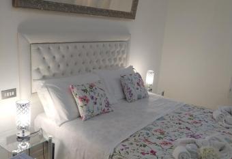 BB La Bella Addormentata e il Principe Calaf has rooms with a private hot tub