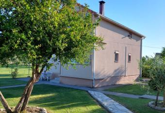 Apartment Helena Airport has Balcony rooms