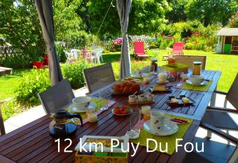 Les Terrasses allows 18 year olds to book a room