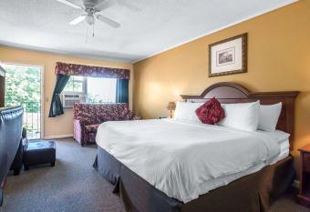 Tiltonlodge Inn & Suites has Balcony rooms