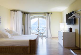 Lake Panorama - byMyHomeinComo allows 18 year olds to book a room