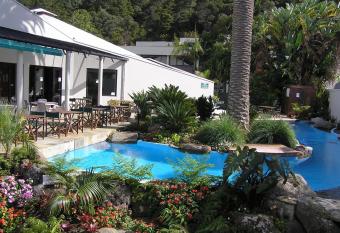 Paihia Pacific Resort Hotel allows 18 year olds to book a room