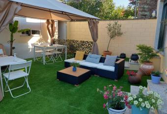 Sleeping Sarria allows 18 year olds to book a room