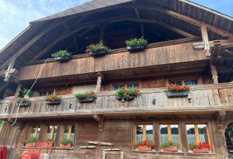 Pony Hof allows 18 year olds to book a room