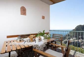 Casa Bianca has Balcony rooms