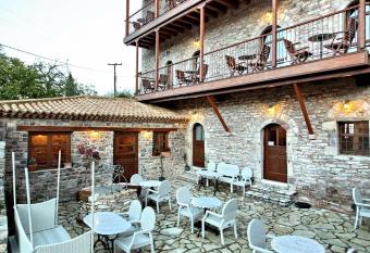 Archontiko has Balcony rooms