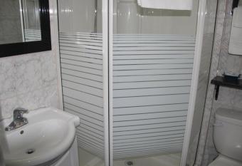 Perth Plaza Inn & Suites has rooms with a private hot tub