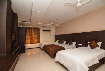 Hotel Shriram allows 18 year olds to book a room