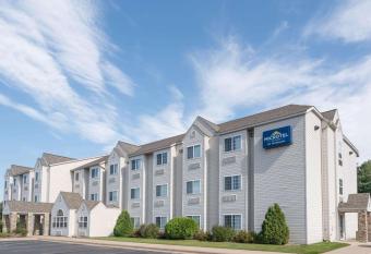 Microtel Inn & Suites by Wyndham Rice Lake allows 18 year olds to book a room