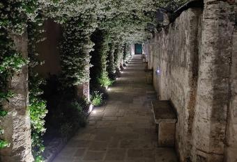 Corte Piri allows 18 year olds to book a room