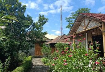 Pondok Bamboo Sendangsari has Balcony rooms