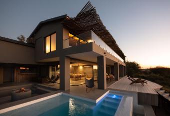 Tamboti River Lodge has Balcony rooms