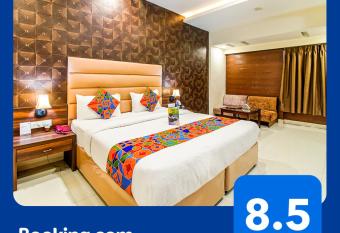 OYO Radhika Palace allows 18 year olds to book a room