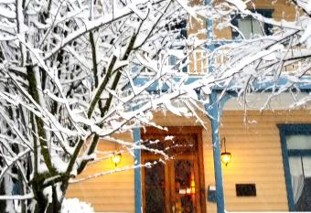 American River Inn has Balcony rooms