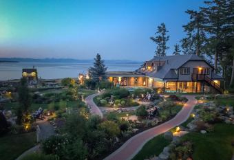 Kingfisher Pacific Resort & Spa has Balcony rooms