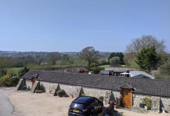 The Golden Fleece has Balcony rooms