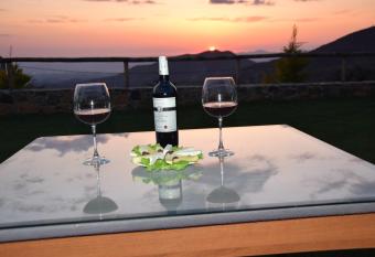 Sofra E Shpatit allows 18 year olds to book a room