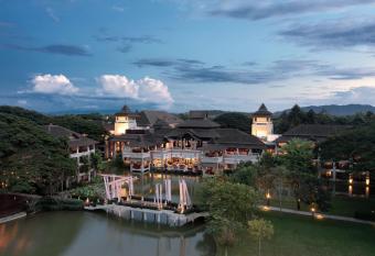 Le Meridien Chiang Rai Resort, Thailand has Balcony rooms