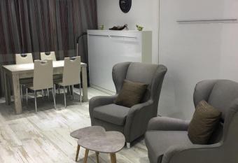 Flaminia Wohnung 15 has Balcony rooms