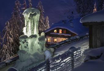 Residence Merk has Balcony rooms