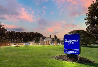 Rodeway Inn Historic allows 18 year olds to book a room