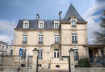 Le Manoir H  tel allows 18 year olds to book a room