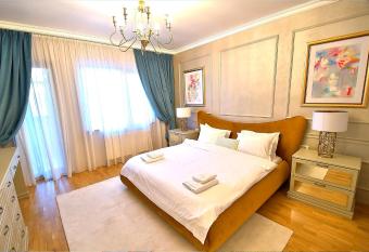 Seaside Luxury Apartament has Balcony rooms