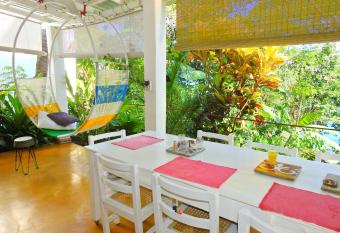 Casa Bella allows 18 year olds to book a room