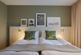 Best Western Hotel Danderyd allows 18 year olds to book a room