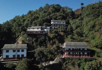 Everest Manla Resort has Balcony rooms
