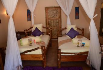 Hoima Cultural Lodge has Balcony rooms