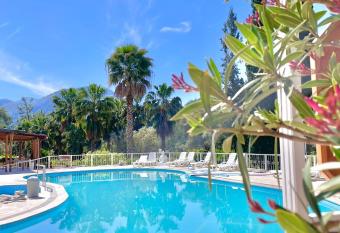 Olympos Angels Garden allows 18 year olds to book a room