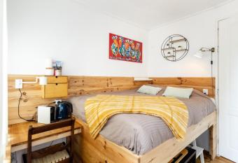 The Cabin at Zwolle Centraal allows 18 year olds to book a room