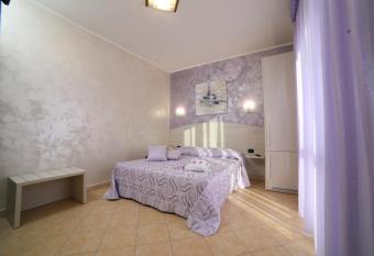 Terra dei Sogni has rooms with a private hot tub