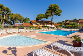 Azureva La Londe les Maures has Balcony rooms