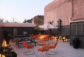 Hostel Boutique Merced 88 allows 18 year olds to book a room