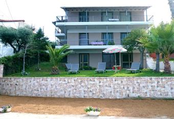 xanthi s sea front villas has Balcony rooms