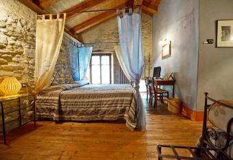 La Maison Des Vignerons Chambres D Hotes B&B has Balcony rooms