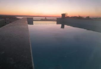 Sensations Guesthouse has Balcony rooms