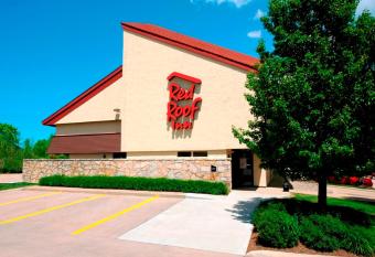 Red Roof Inn Harrisburg - Hershey allows 18 year olds to book a room