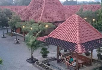 Grand Cepu Hotel has Balcony rooms