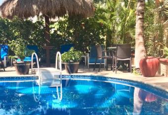 Cocos Caba  as Playa del Carmen Adults Only has Balcony rooms