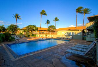 Kihei Bay Surf 233 has rooms with a private hot tub