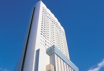 ANA Crowne Plaza Hotel Grand Court Nagoya, an IHG Hotel has Smoking rooms