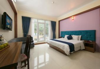 Catba Palace Hotel has Balcony rooms