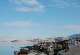 Apartments Veli Brig has Balcony rooms