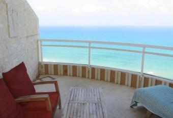 Nitza Seaview Apartments has Balcony rooms